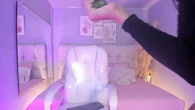 sofi potter  online show from March 2025 02:50:01 AM