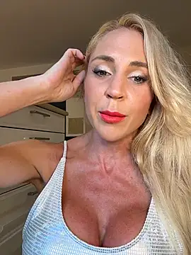 Snapshot of Kate-monroe chatting on June 2026 01:01:02 PM Kate-monroe online show from June 2026 01:01:02 PM