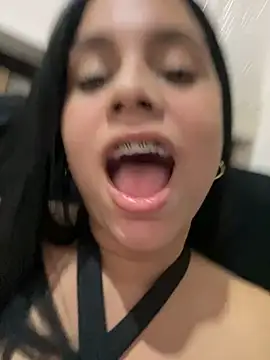 pamela anderson  online show from December 2024 01:47:02 AM