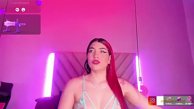 Snapshot of EmmaSwift_ chatting on December 2024 02:26:01 AM EmmaSwift online show from December 2024 02:26:01 AM