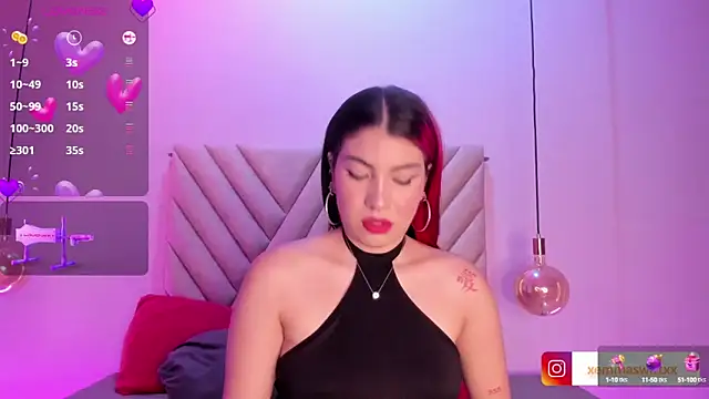 Snapshot of EmmaSwift_ chatting on December 2024 03:37:01 AM EmmaSwift online show from December 2024 03:37:01 AM