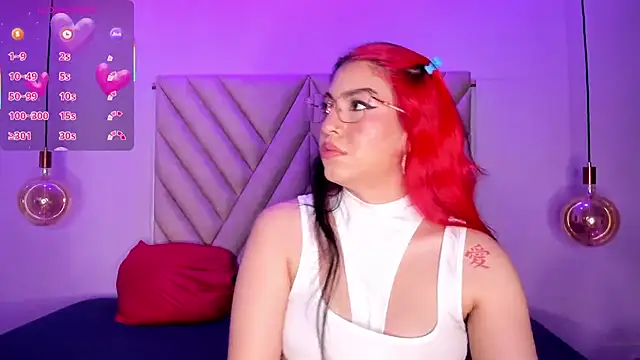 Snapshot of EmmaSwift_ chatting on October 2025 03:50:01 AM EmmaSwift online show from October 2025 03:50:01 AM