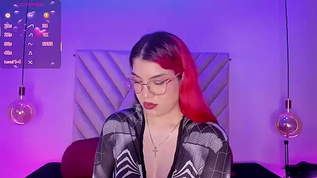 Snapshot of EmmaSwift_ chatting on December 2025 02:42:01 AM EmmaSwift online show from December 2025 02:42:01 AM