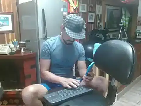 Dr Pocholate84 online show from January 2025 12:01:01 AM