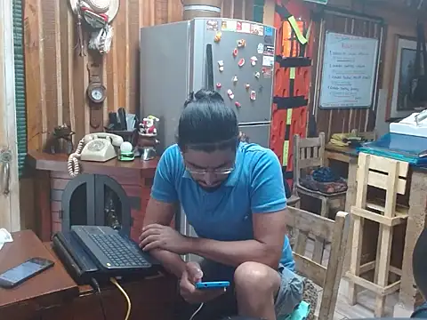 Dr Pocholate84 online show from October 2025 04:37:01 PM