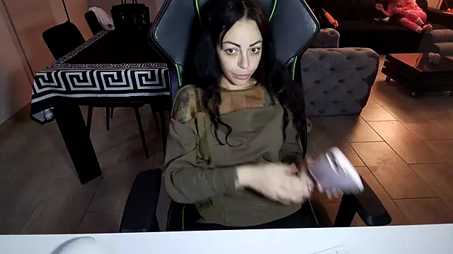 Snapshot of Chloe_Ricci chatting on November 2025 08:29:01 PM Chloe Ricci online show from November 2025 08:29:01 PM