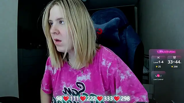 Olivia Munk online show from April 2026 03:51:01 AM