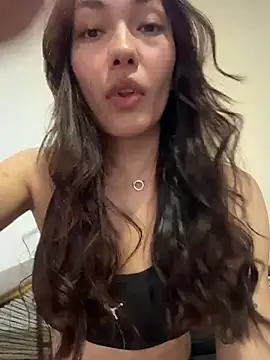 Snapshot of MichelleFerry_ chatting on March 2026 01:10:01 AM MichelleFerry online show from March 2026 01:10:01 AM