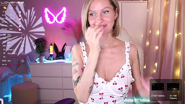 Snapshot of Break-me-Shake-me chatting on February 2025 07:28:01 AM Break-me-Shake-me online show from February 2025 07:28:01 AM