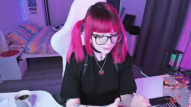 Snapshot of Yumi_Youkai chatting on April 2026 12:55:01 PM Yumi Youkai online show from April 2026 12:55:01 PM