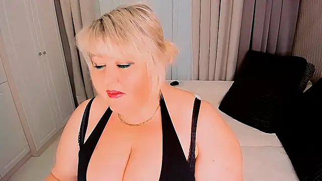 BIGTITSBBW online show from January 2025 07:00:02 PM