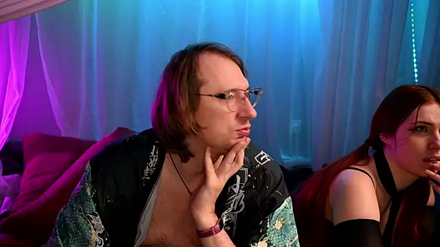 Snapshot of Claudia_and_elon_ chatting on November 2025 06:50:01 PM Claudia and elon online show from November 2025 06:50:01 PM