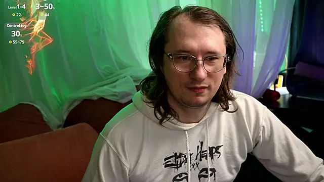 Snapshot of Claudia_and_elon_ chatting on April 2026 07:24:01 AM Claudia and elon online show from April 2026 07:24:01 AM