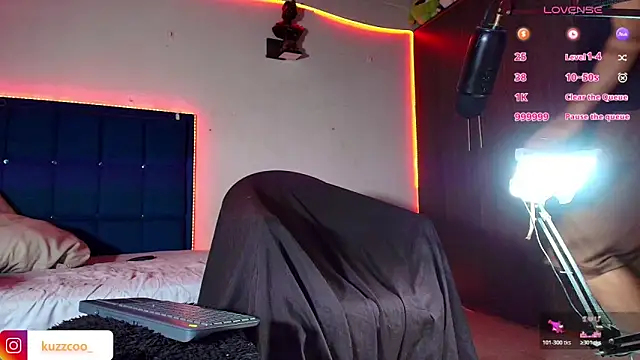 Snapshot of kuzzcoo chatting on October 2025 11:23:01 PM kuzzcoo online show from October 2025 11:23:01 PM