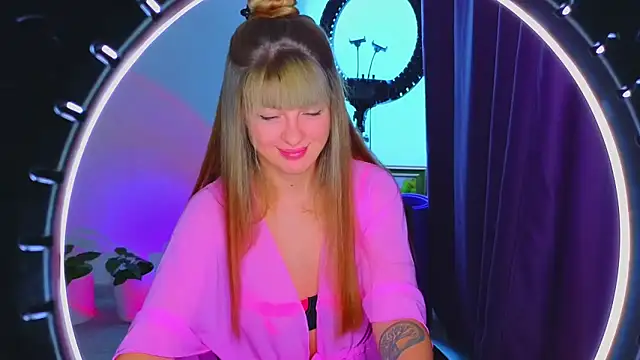 Snapshot of _comefeelme_ chatting on November 2025 11:34:02 AM comefeelme online show from November 2025 11:34:02 AM