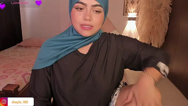 shayla 18 online show from October 2025 07:37:01 PM