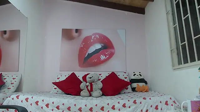 Cheryl JONES online show from December 2024 06:16:02 AM