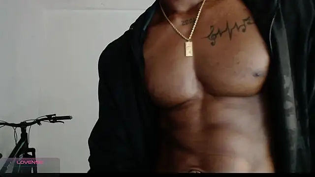 Snapshot of drake_brwon_23 chatting on May 2026 09:03:01 AM drake brwon 23 online show from May 2026 09:03:01 AM