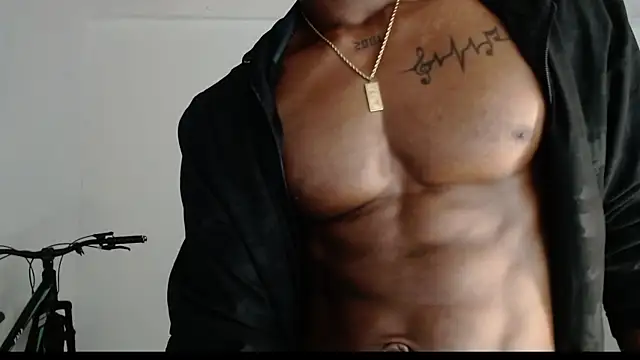 Snapshot of drake_brwon_23 chatting on May 2026 06:02:01 PM drake brwon 23 online show from May 2026 06:02:01 PM
