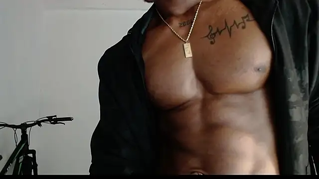 Snapshot of drake_brwon_23 chatting on May 2026 06:09:01 PM drake brwon 23 online show from May 2026 06:09:01 PM