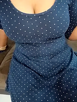 Snapshot of Mounika25 chatting on February 2025 06:01:02 PM Mounika25 online show from February 2025 06:01:02 PM