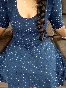 Snapshot of Mounika25 chatting on October 2025 08:00:02 AM Mounika25 online show from October 2025 08:00:02 AM