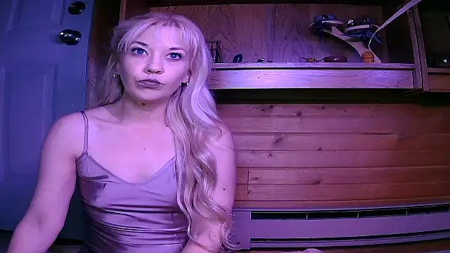 Snapshot of lyra_rose chatting on March 2025 04:56:01 AM lyra rose online show from March 2025 04:56:01 AM