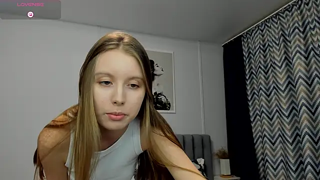 Snapshot of Peggy_Beauty chatting on January 2025 08:07:01 PM Peggy Beauty online show from January 2025 08:07:01 PM