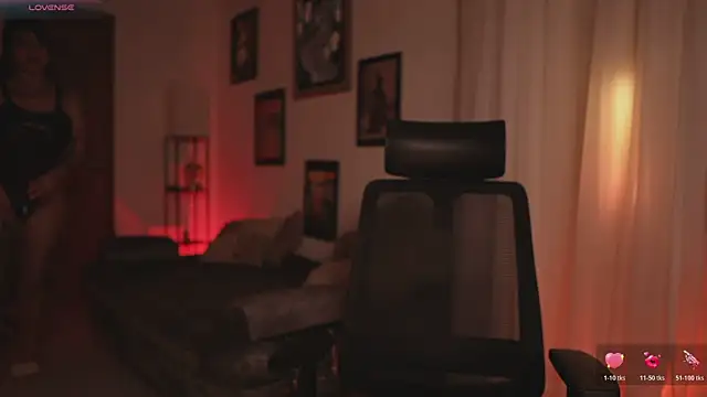 Snapshot of HannahW_ chatting on March 2026 11:21:02 PM HannahW online show from March 2026 11:21:02 PM