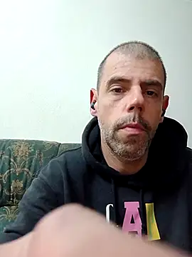 Snapshot of Gui420bh chatting on December 2025 12:05:02 AM Gui420bh online show from December 2025 12:05:02 AM