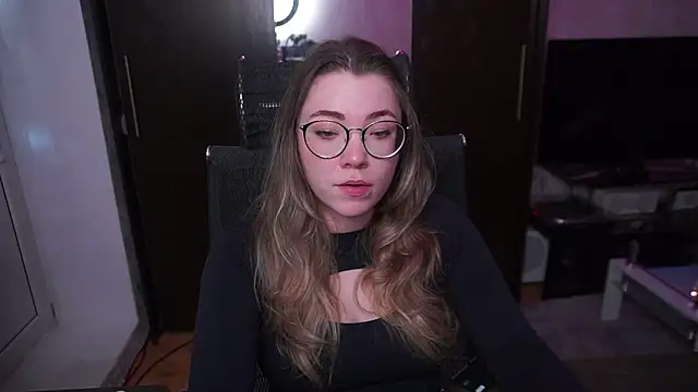 Snapshot of RemyCute chatting on June 2026 01:04:02 PM RemyCute online show from June 2026 01:04:02 PM