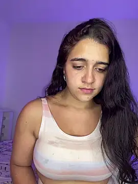 Alicia Ruiz online show from November 2025 06:18:02 PM