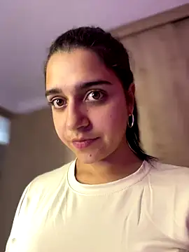 Snapshot of Alicia_Ruiz chatting on December 2025 06:03:02 PM Alicia Ruiz online show from December 2025 06:03:02 PM