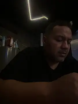 Snapshot of bigzae82 chatting on January 2025 07:03:01 AM bigzae82 online show from January 2025 07:03:01 AM