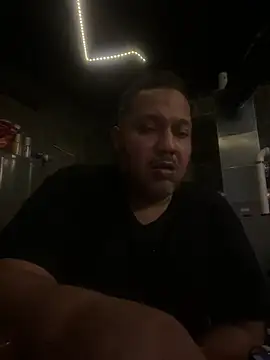 Snapshot of bigzae82 chatting on January 2025 05:32:02 AM bigzae82 online show from January 2025 05:32:02 AM