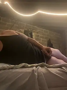 Snapshot of bigzae82 chatting on February 2025 08:02:02 AM bigzae82 online show from February 2025 08:02:02 AM