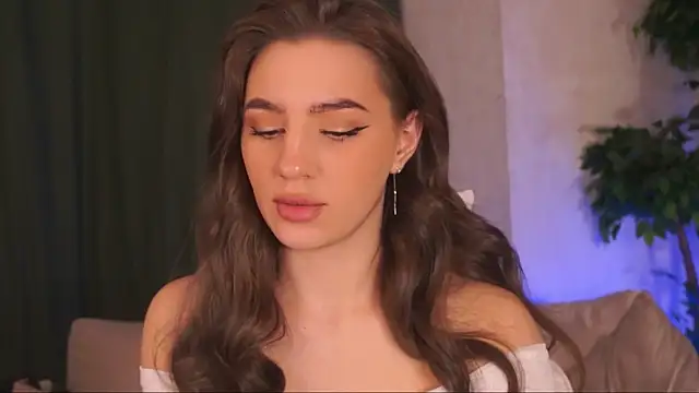 MaryHillty online show from December 2024 12:19:01 PM