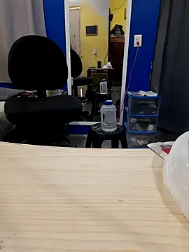 Snapshot of ElmaCannon chatting on November 2025 08:29:01 PM ElmaCannon online show from November 2025 08:29:01 PM