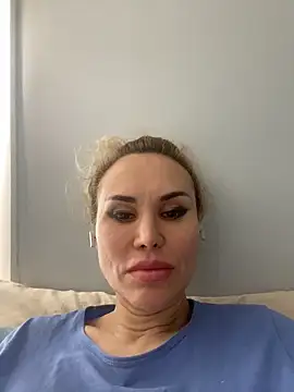 Snapshot of Radmila_Queen_ chatting on May 2026 05:20:02 PM Radmila Queen online show from May 2026 05:20:02 PM