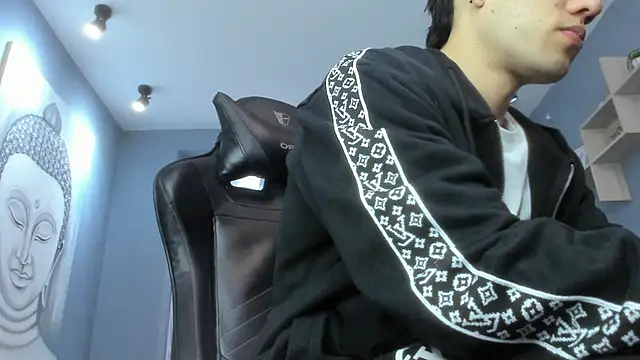 Snapshot of alexgiraldo_ chatting on January 2025 02:57:01 PM alexgiraldo online show from January 2025 02:57:01 PM