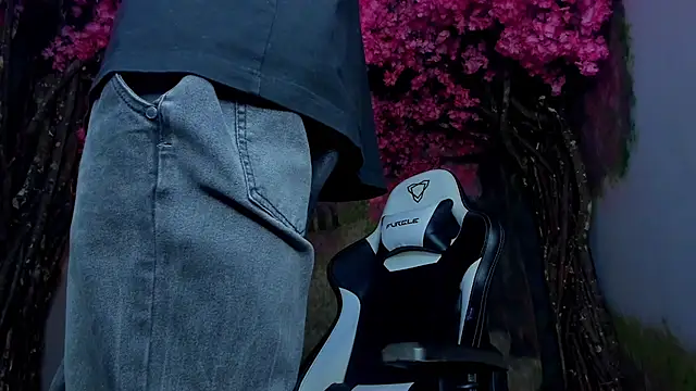 Snapshot of alexgiraldo_ chatting on January 2025 02:26:01 PM alexgiraldo online show from January 2025 02:26:01 PM