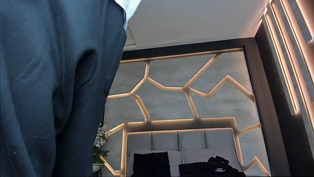 Snapshot of alexgiraldo_ chatting on January 2025 02:21:01 PM alexgiraldo online show from January 2025 02:21:01 PM