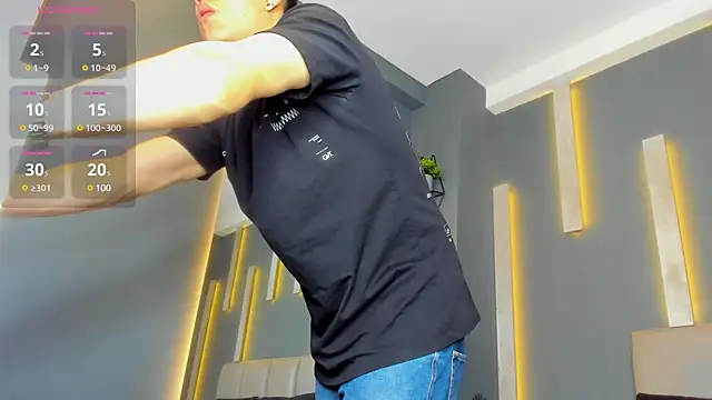 Snapshot of alexgiraldo_ chatting on February 2025 11:14:02 AM alexgiraldo online show from February 2025 11:14:02 AM