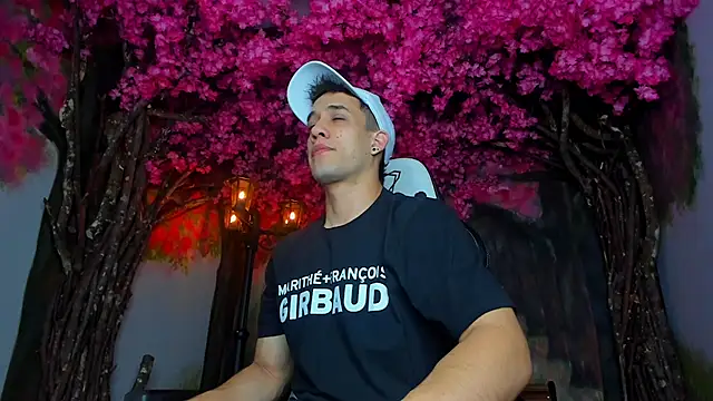 Snapshot of alexgiraldo_ chatting on February 2025 11:21:01 AM alexgiraldo online show from February 2025 11:21:01 AM