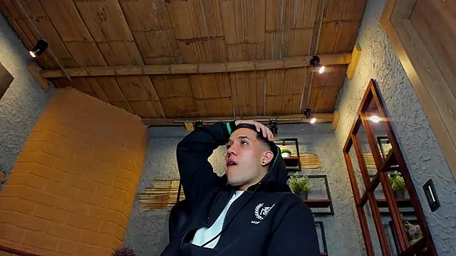 Snapshot of alexgiraldo_ chatting on February 2025 02:38:01 PM alexgiraldo online show from February 2025 02:38:01 PM