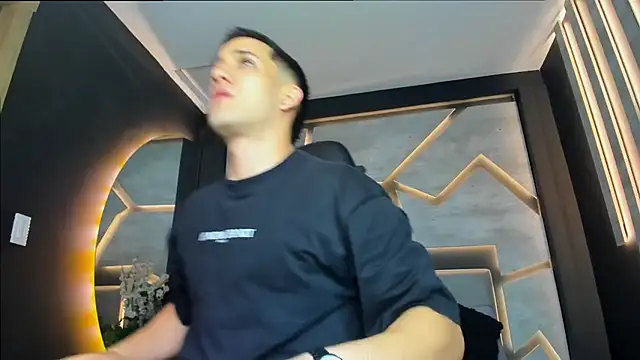 Snapshot of alexgiraldo_ chatting on February 2025 11:20:01 AM alexgiraldo online show from February 2025 11:20:01 AM