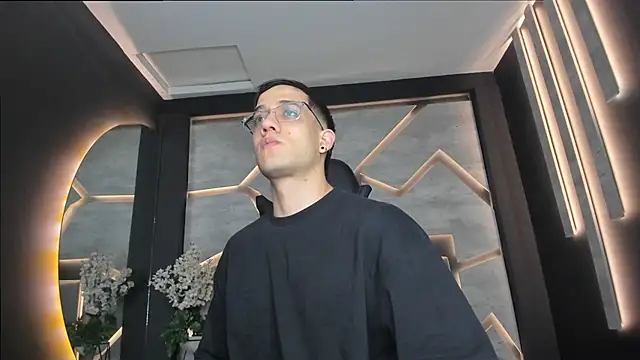 Snapshot of alexgiraldo_ chatting on February 2025 11:20:02 AM alexgiraldo online show from February 2025 11:20:02 AM