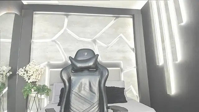 Snapshot of alexgiraldo_ chatting on March 2025 11:28:01 AM alexgiraldo online show from March 2025 11:28:01 AM