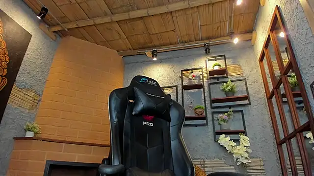 Snapshot of alexgiraldo_ chatting on March 2025 06:16:01 PM alexgiraldo online show from March 2025 06:16:01 PM