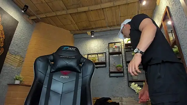 Snapshot of alexgiraldo_ chatting on March 2025 06:00:01 PM alexgiraldo online show from March 2025 06:00:01 PM